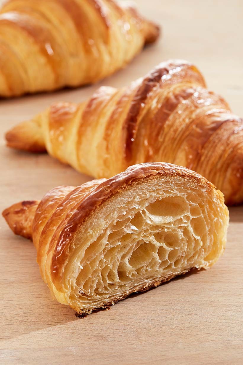 How to make and pack crusty laminated pastry that stays fresh longer